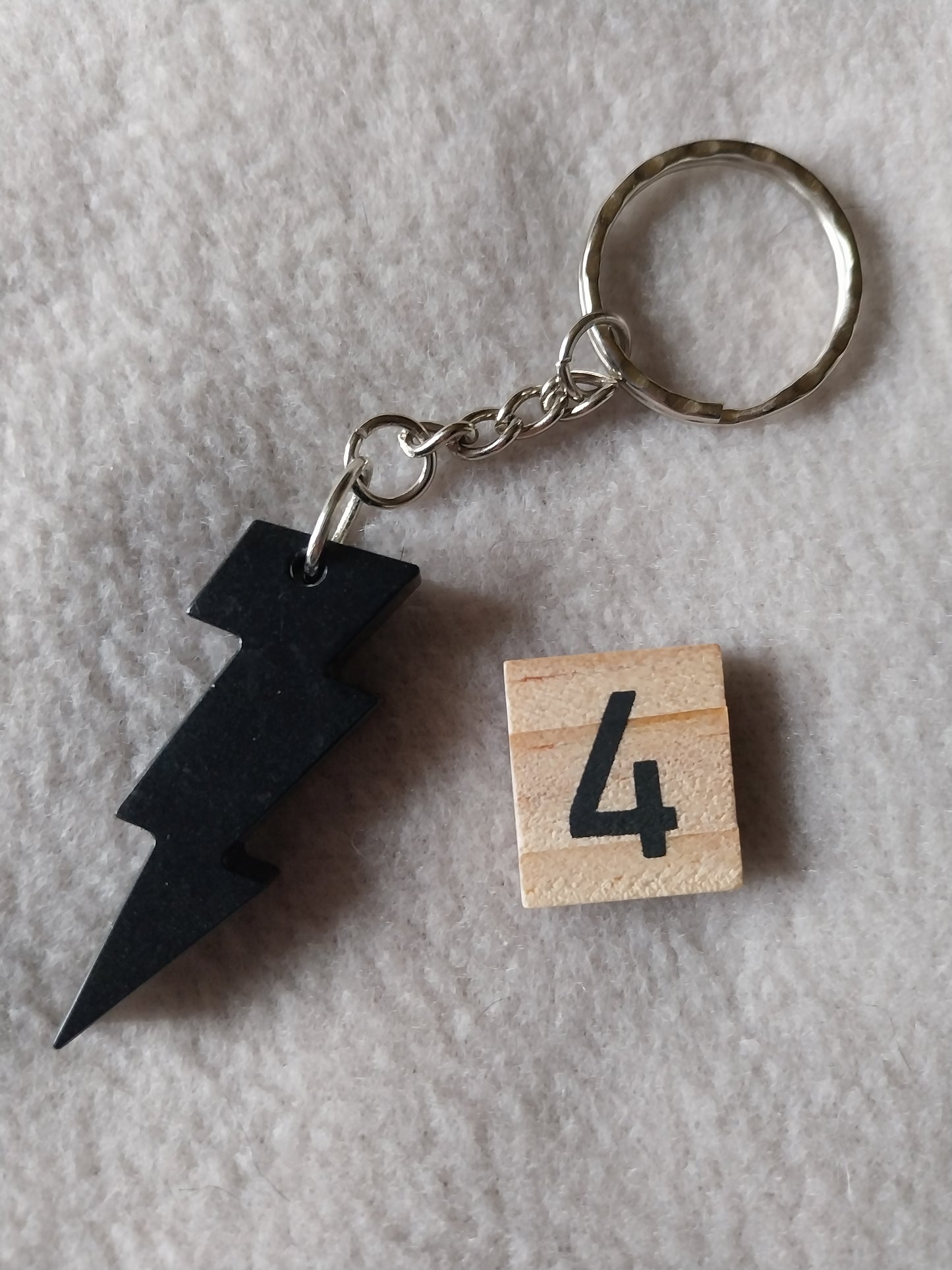 Porte-clefs éclair/rock